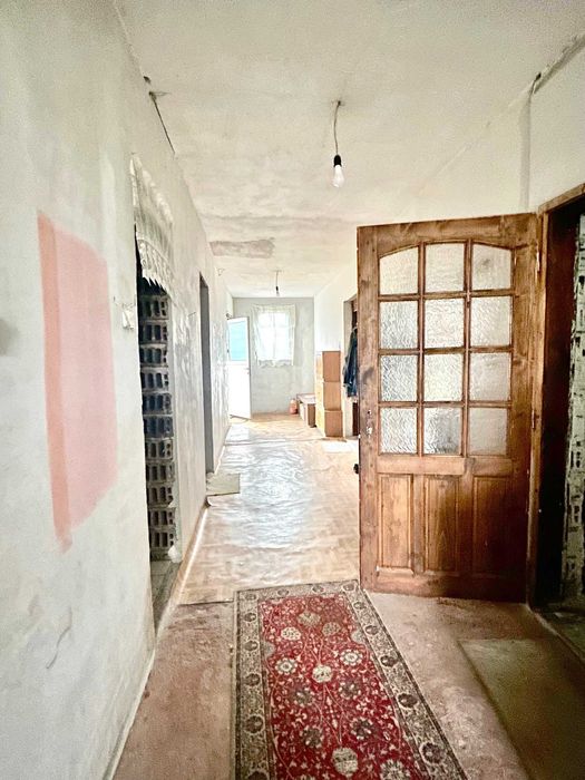 Продава къща в с. Лесново