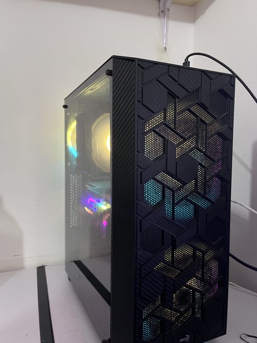 Vand Pc gaming + 2 monitoare