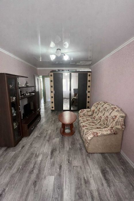 продается 2 ком квартира район Детская больница