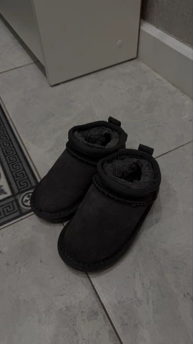 Продам детскую обувь