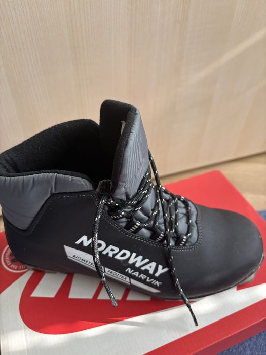 Продам лыжи в наборе