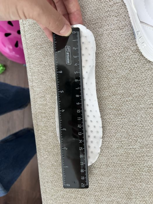 Продам кроссовки детские