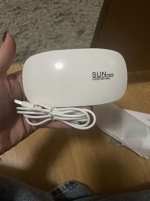 UV/LED лампа за нокти