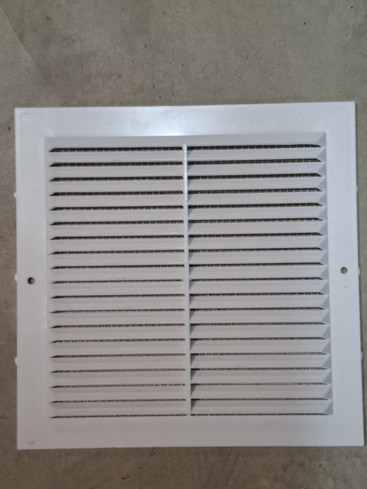 Продам пластиковые вентиляционые сетки