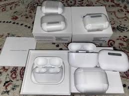 Airpods кейсы разных поколений и цена разная (Без наушник)