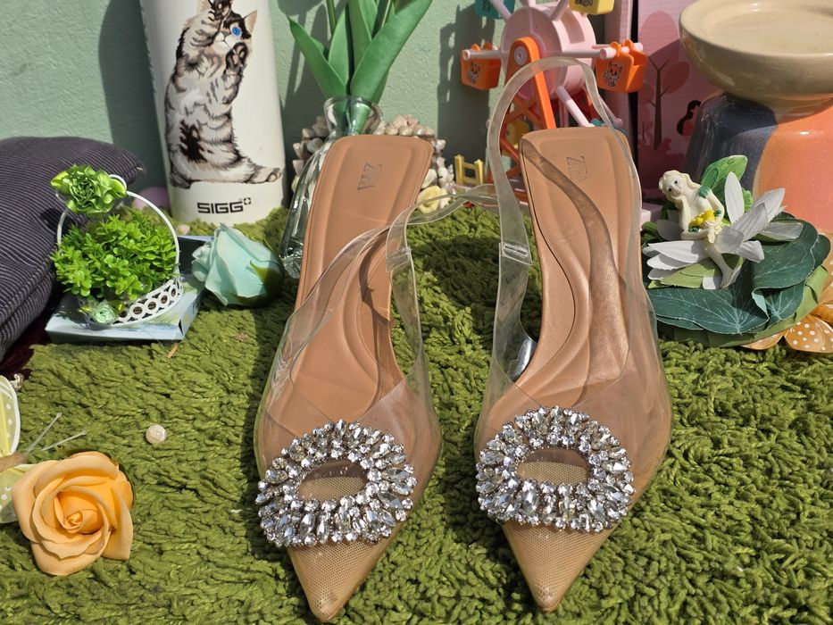 Zara силиконови сандали с диаманти N40