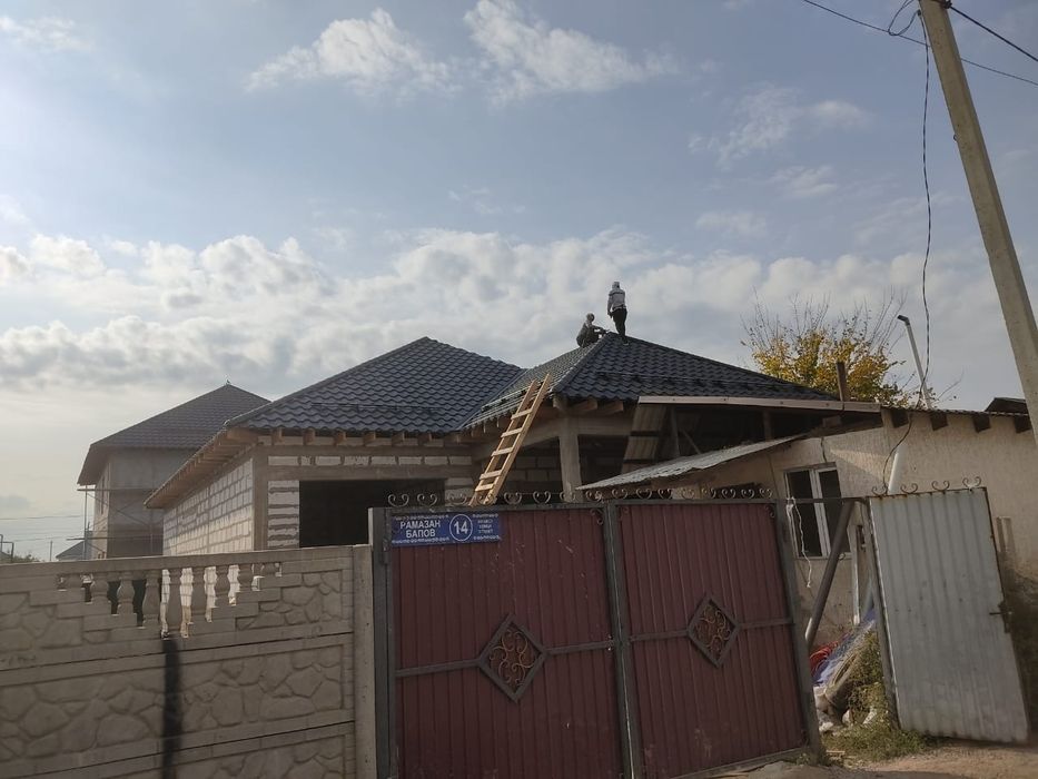 Бригада строителей