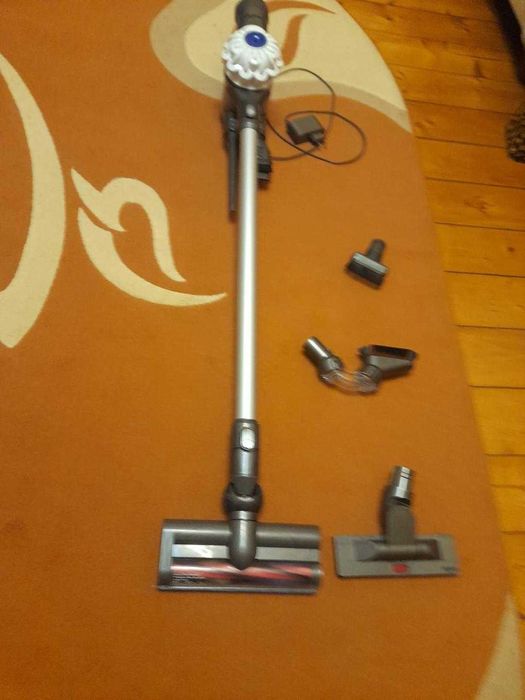 De vanzare Dyson V 6