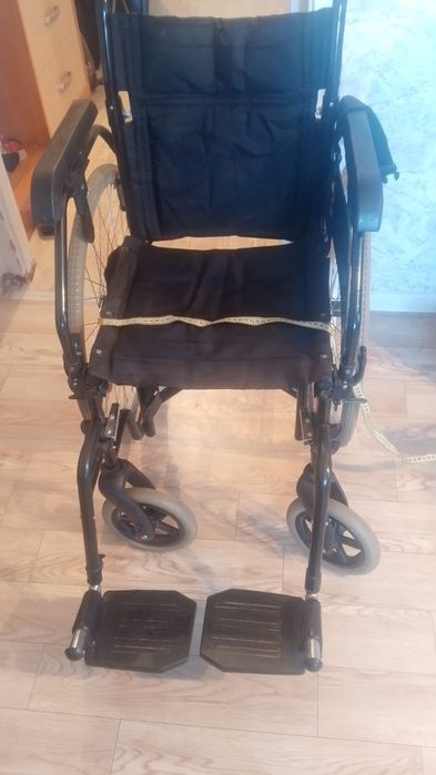 Продам 2 инвалидные коляски и туалет