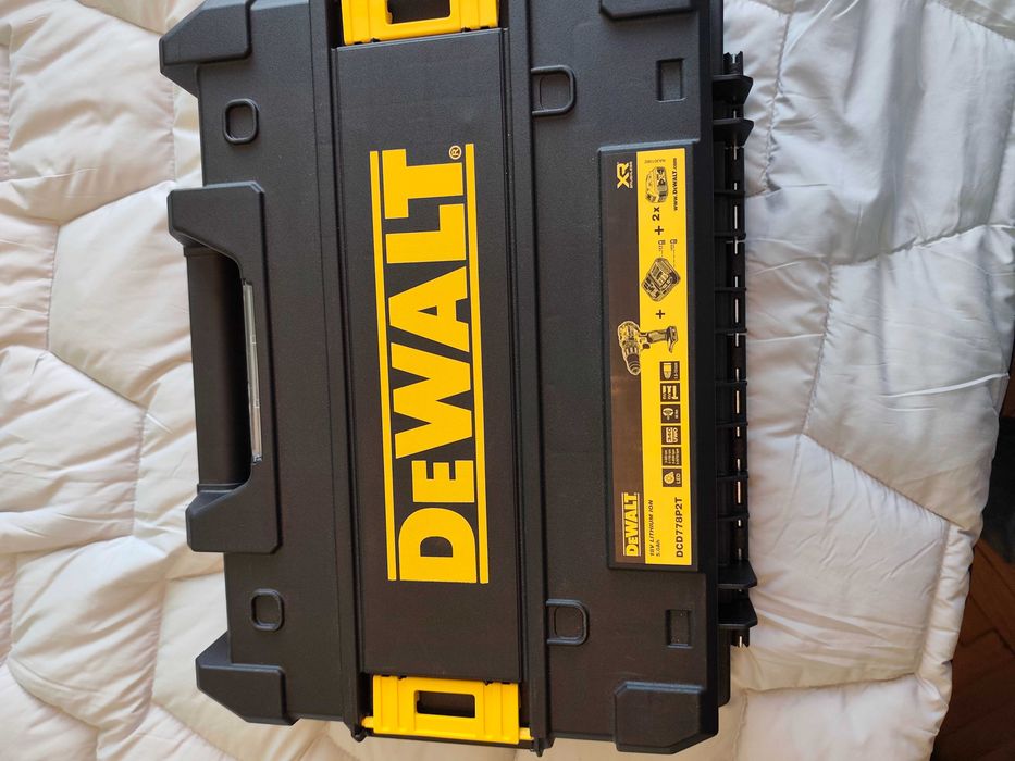 DEWALT    DCD778