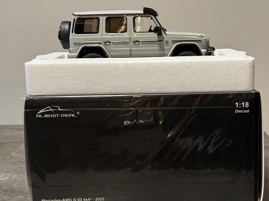 Колекционерски автомобил  Mercedes G 63 4*4 AMG  1:18
