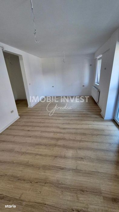 Garsoniera de vanzare, etaj 1, cu parcare si boxa, bloc nou