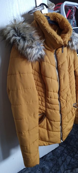 Няколко зимни връхни дрехи