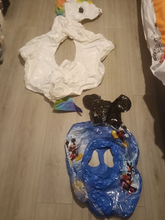 2 Colaci gonflabil pentru copiii în stare foarte bună. La 30 lei.