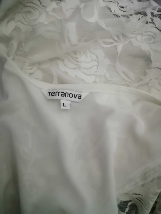 Кружевное платья.