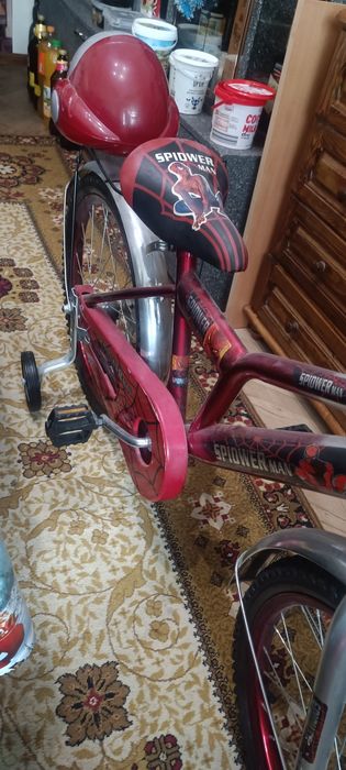 Детско колело продавам.