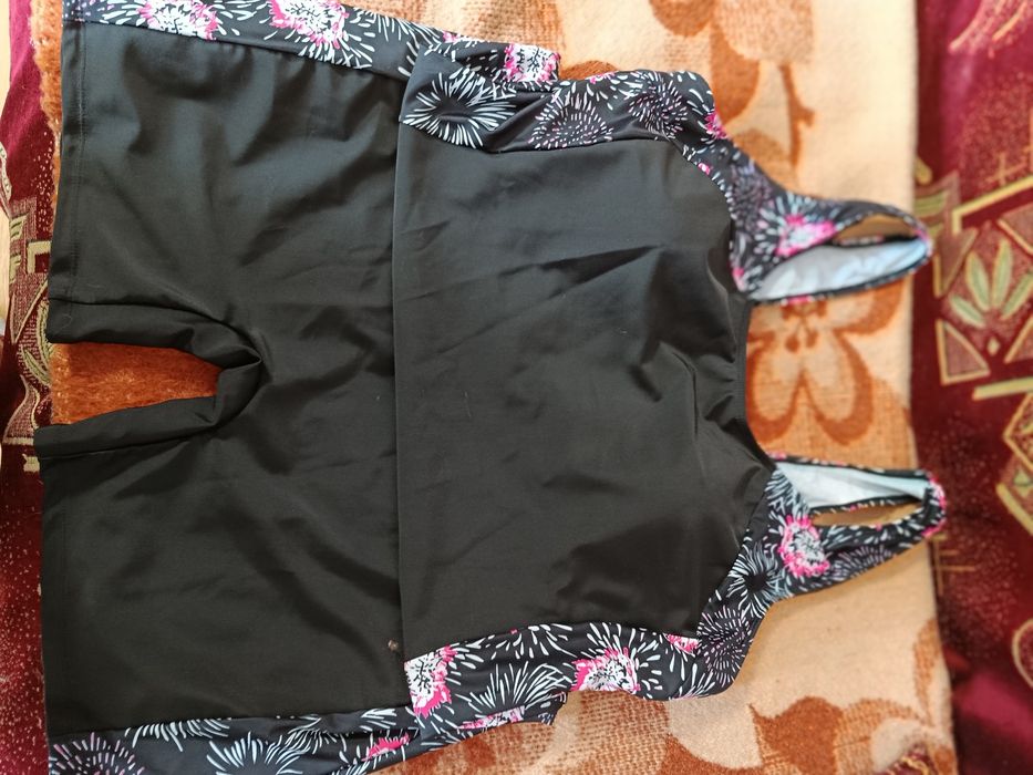 Продам купальник
