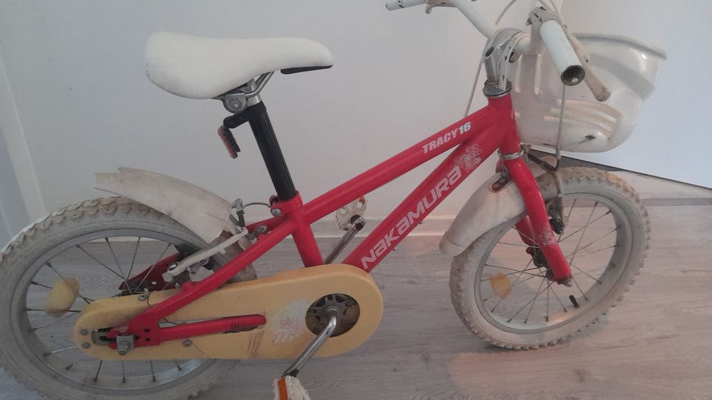 Bicicleta pentru copii Nakamura, cu cadru metalic rosu,  roti stabile pe 16