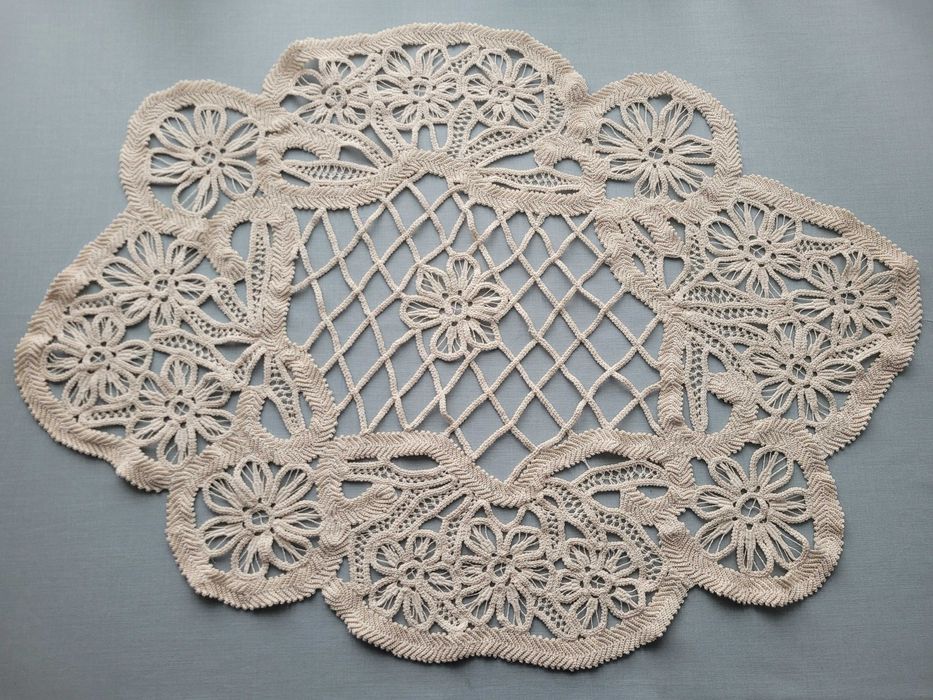 Mileu Macrame Alb - Lucrat de mana - Model oval 1