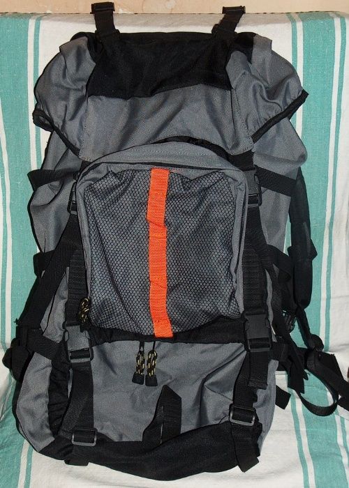 rucsacuri damă+bărbătesc, noi, nefolosite