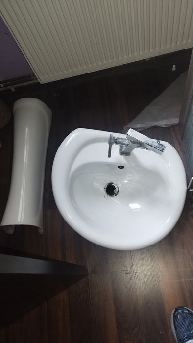 De vânzare CHIUVETA,baterie și picior sustinere