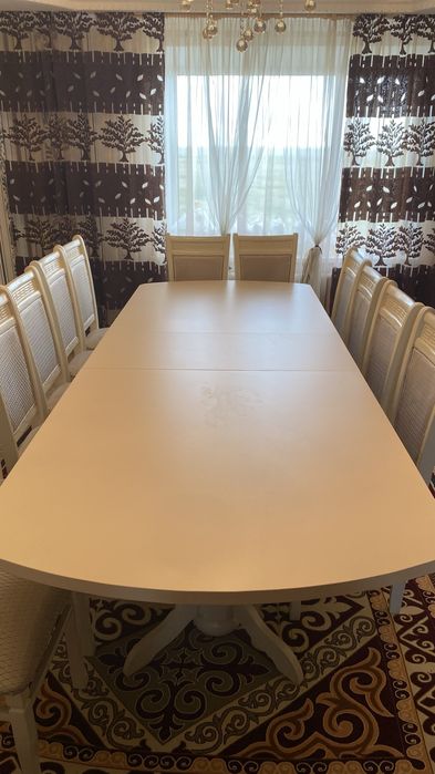 Стол для гостинной со стульями
