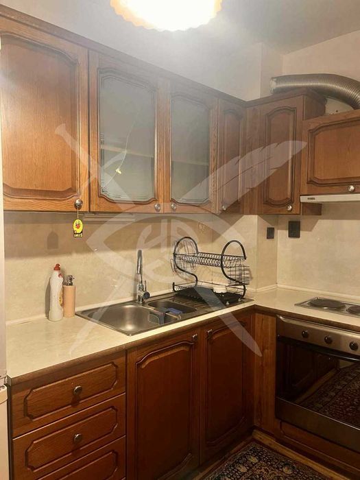 Дава се под наем Тристаен апартамент в Варна, Колхозен пазар - 70 кв.м за 650 € - Снимка #1