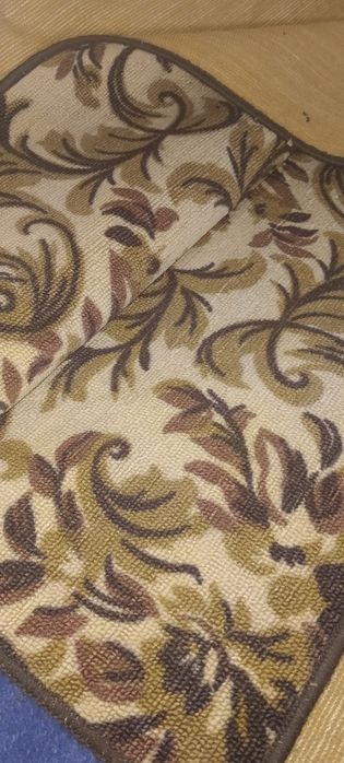 Продам палас в хорошем состоянии.