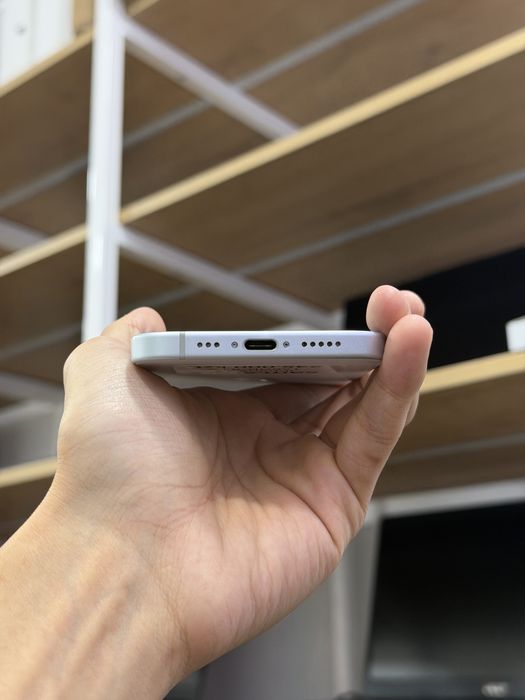 Продам Iphone 15 128GB 81%