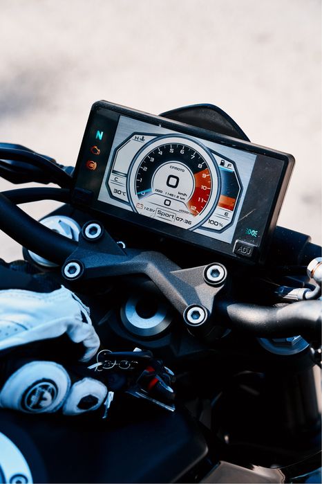 CF Moto 300nk стрит