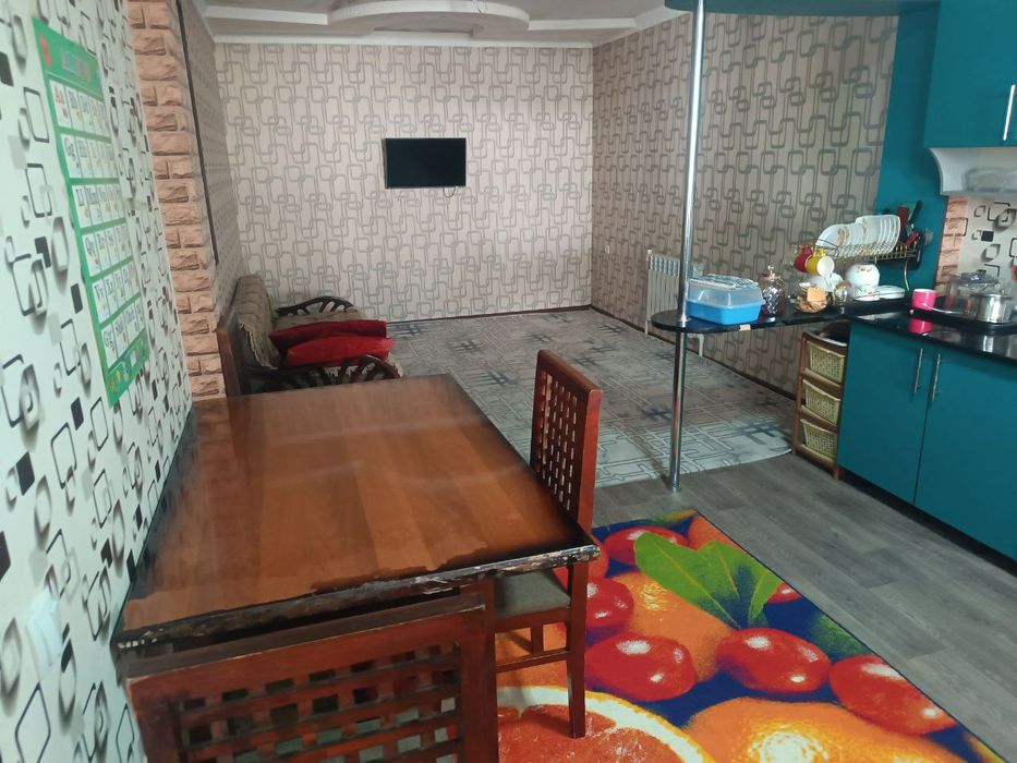 Ассалому алайкум.   Срочно ховли уй сотилади Октябр  бозор ёни