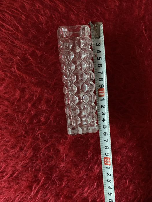 Стъклени и антична порцеланова ваза