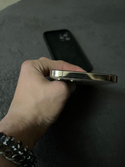 продам IPhone 12 pro max