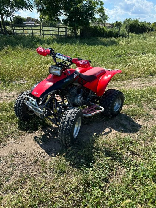 Vând ATV Quad pe benzină HONDA TRX 300 EX
