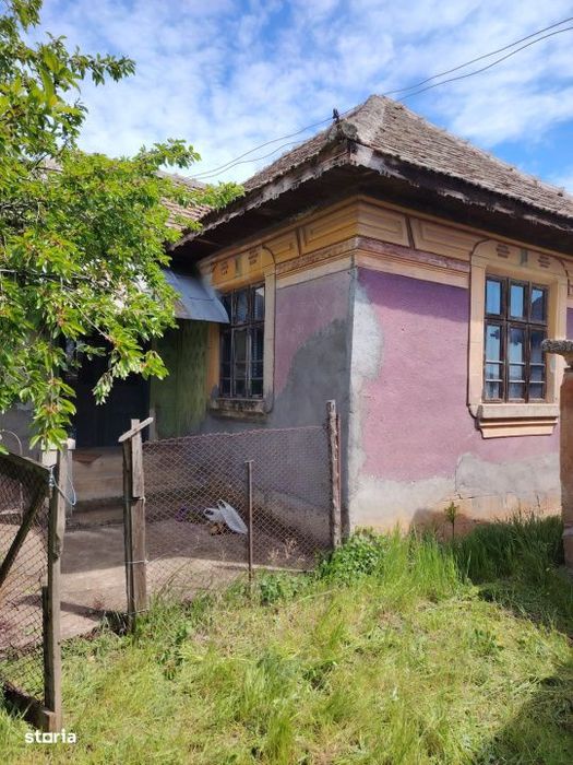 Casa de vanzare in comuna Caraula – 65 mp, teren generos 2800 mp