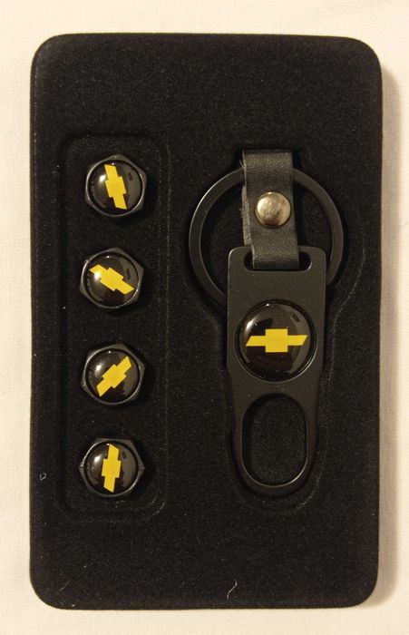 Комплект Капачки за Гуми с Ключодържател