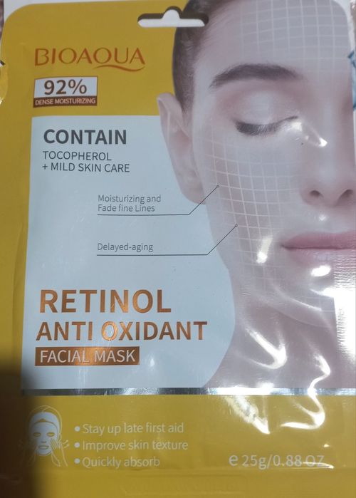 Маски с черен,златни нишки  въглен