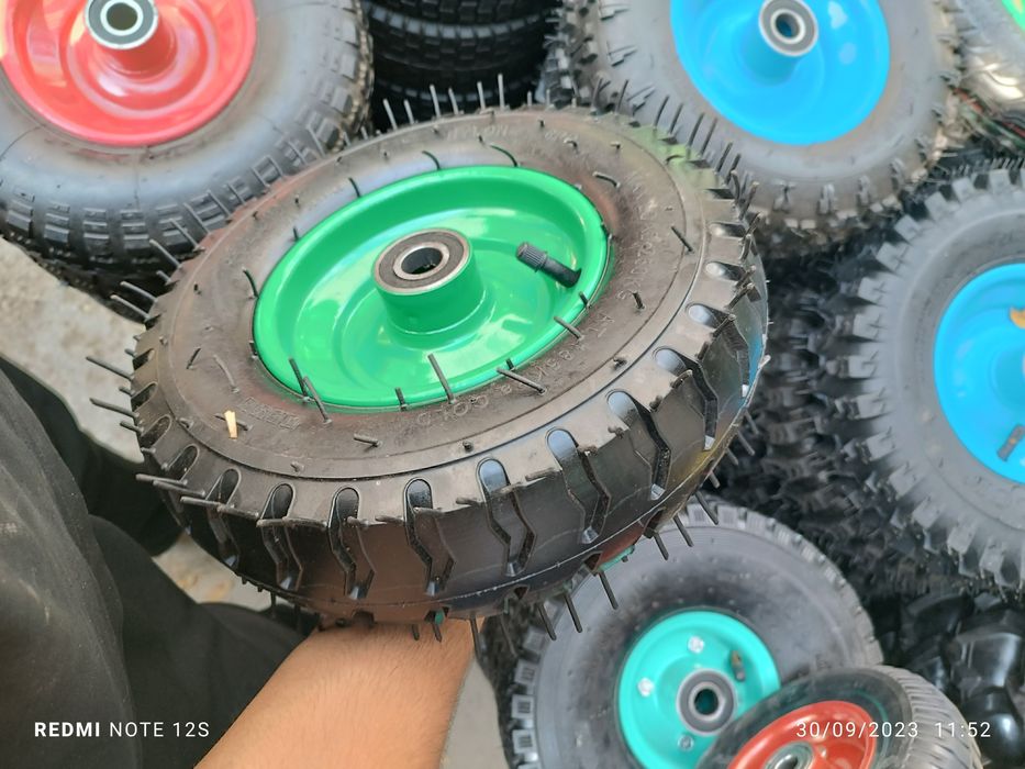 Arava va skuterlar balonlari