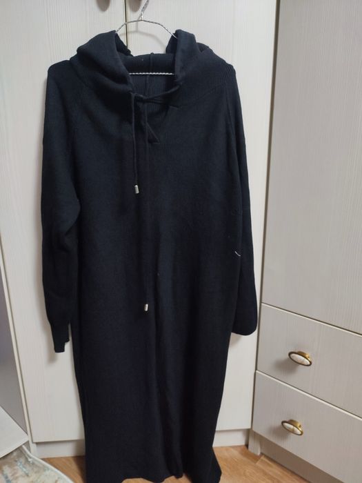 Платье с капюшоном