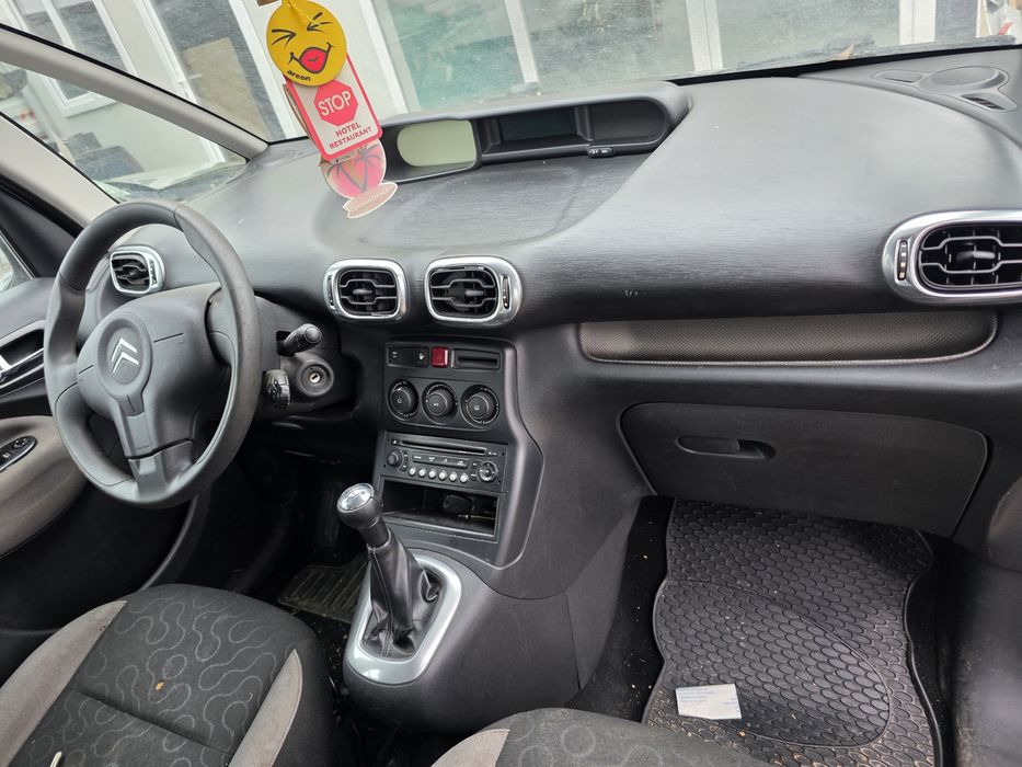 Bara capota Aripa far usa Citroen C3 Picasso 2010 1.6i 5FW piese