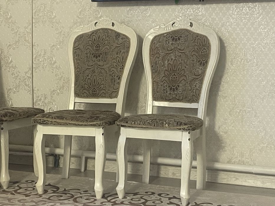 Стулья деревянные белые