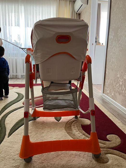 Продам столик для кормления