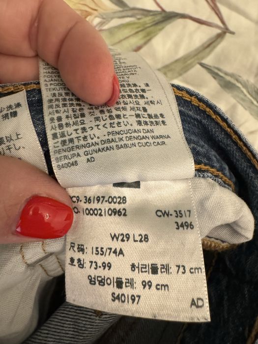 Продам джинсы LEVIS