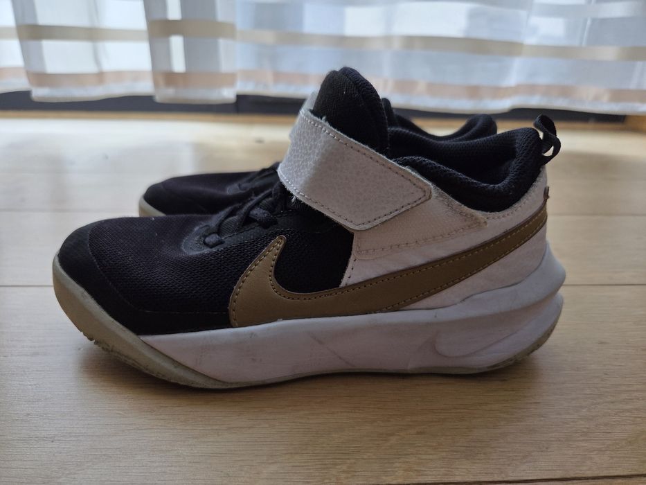 Adidasi Nike marimea 35