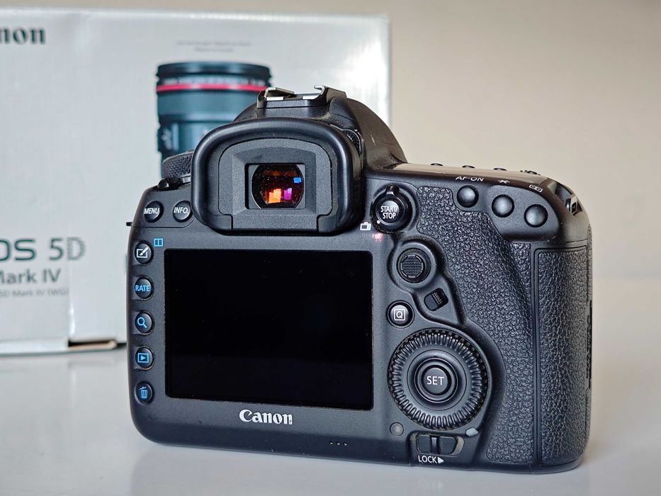 Vand body Canon EOS 5D Mark IV - stare excelenta - full box