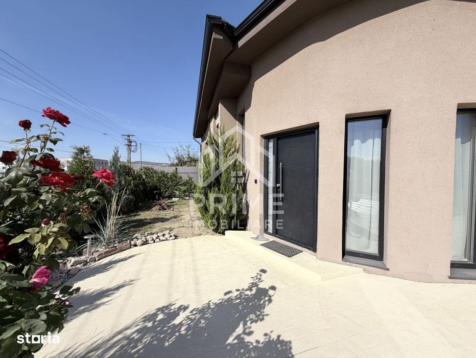 Vilă Modernă Cu Piscină | 210 Mp |  686 Mp Teren | Garaj | Blaj |