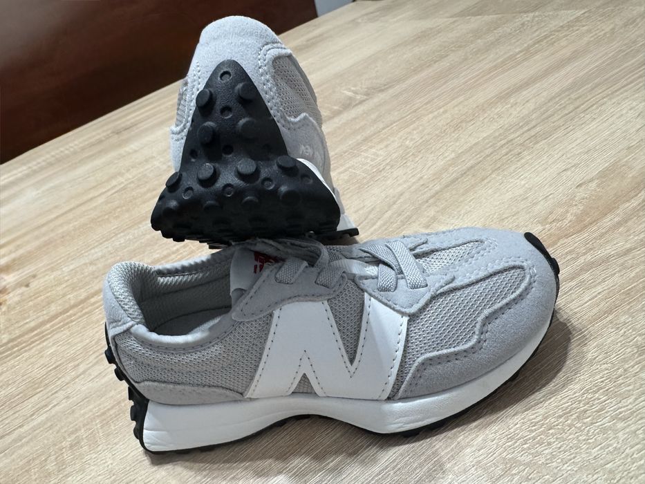 New Balance – стилни и удобни детски маратонки (унисекс)