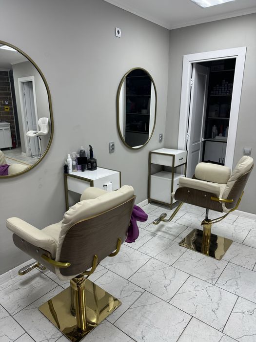 Продам парикмахерскую.