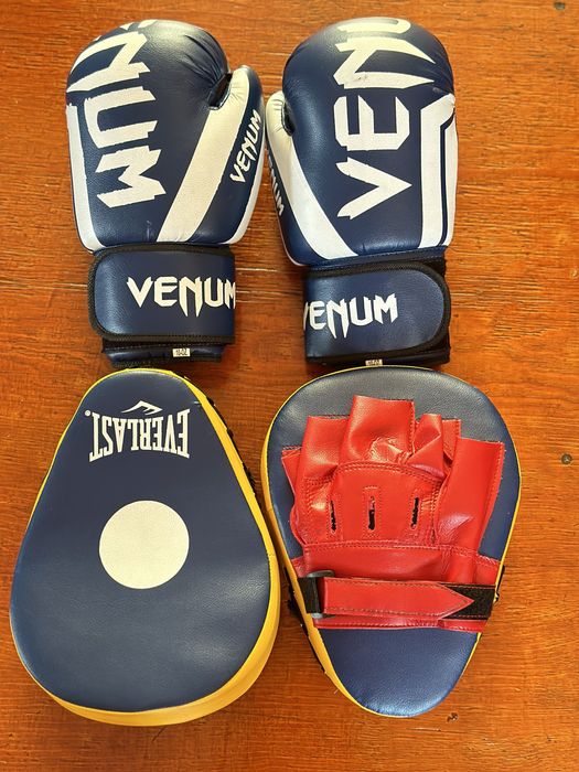 Перчатки и Лапка перчатка для бокса