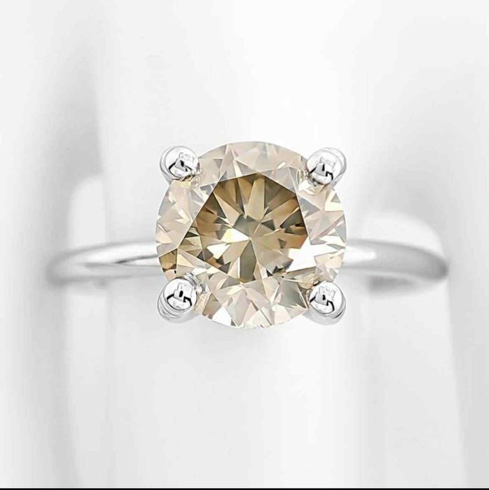 Златен пръстен с диамант 2.16 CT Fancy Color